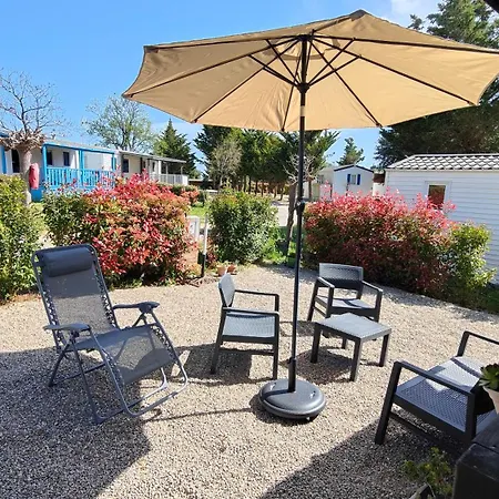 L'île Aux Papillons Camping *